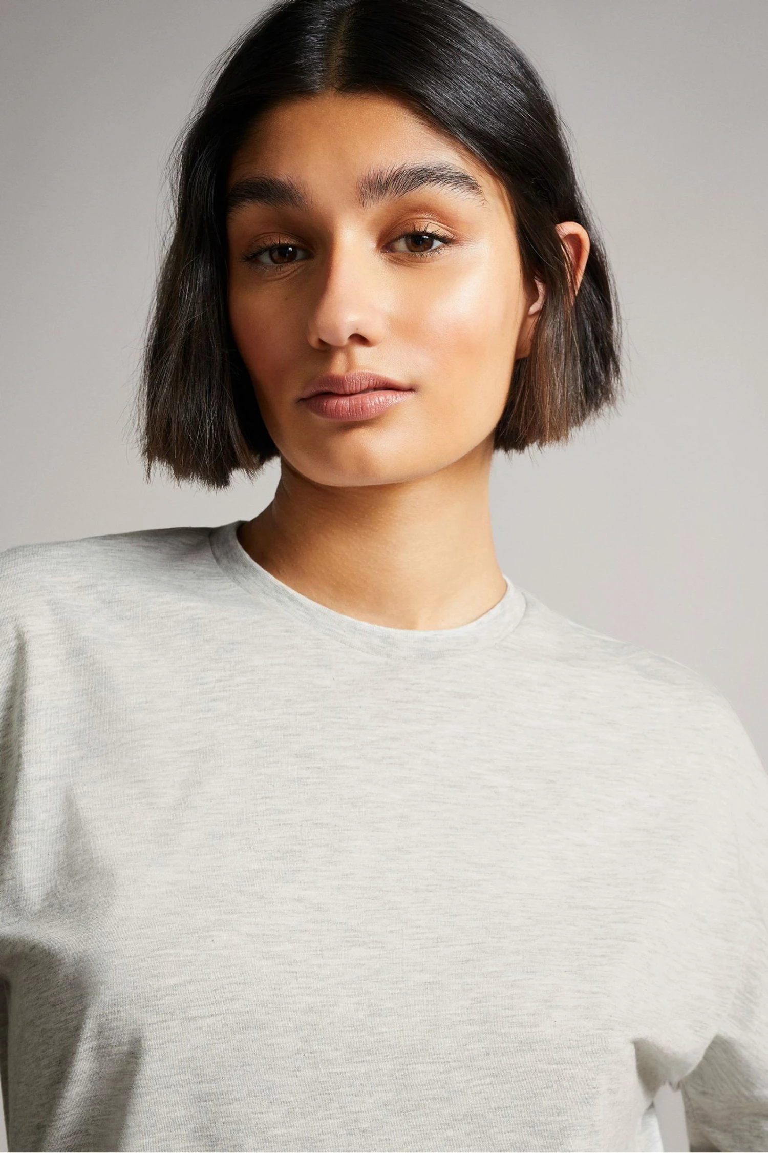 Ted Baker Mid-Grey Avann Cotton Boxy T-Shirt 6 Ted Baker Mid-Grey Avann Cotton Boxy T-Shirt - Image 4