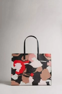 Ted Baker Black Retro Flood Ew Icon Bag -tedbaker Shop Online unnamed file 285