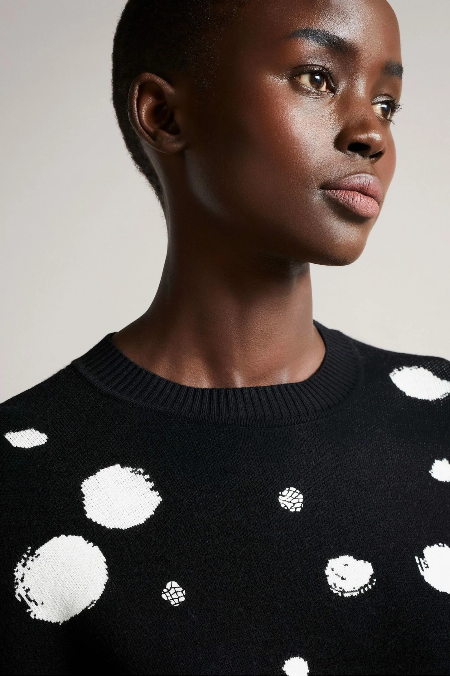 Ted Baker Ssaskia Black Knitted Jacquard Curved Hem Sweater 6 Ted Baker Ssaskia Black Knitted Jacquard Curved Hem Sweater - Image 4