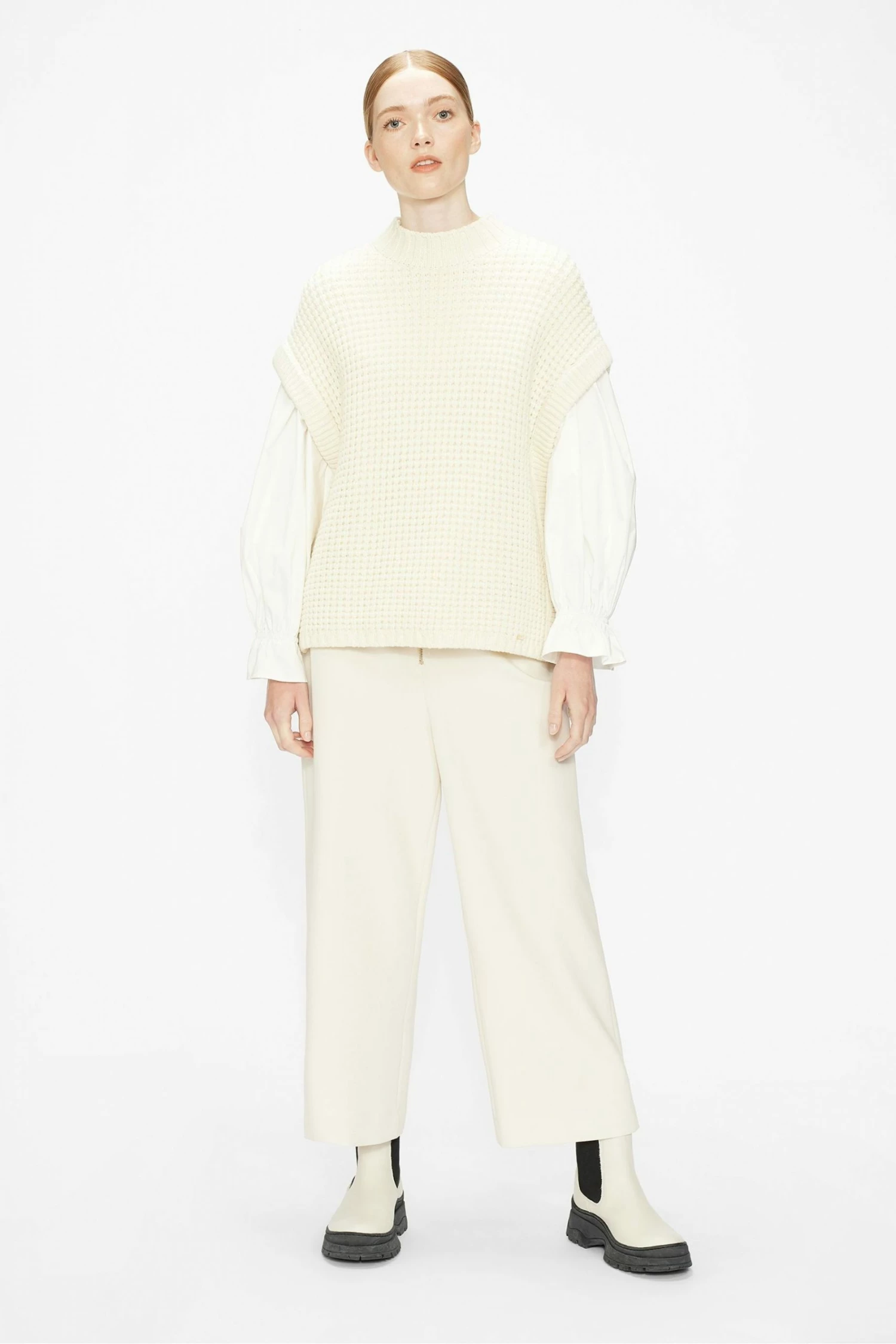 Ted Baker Elmah White Cropped Soft Flare Trousers 5 Ted Baker Elmah White Cropped Soft Flare Trousers - Image 3