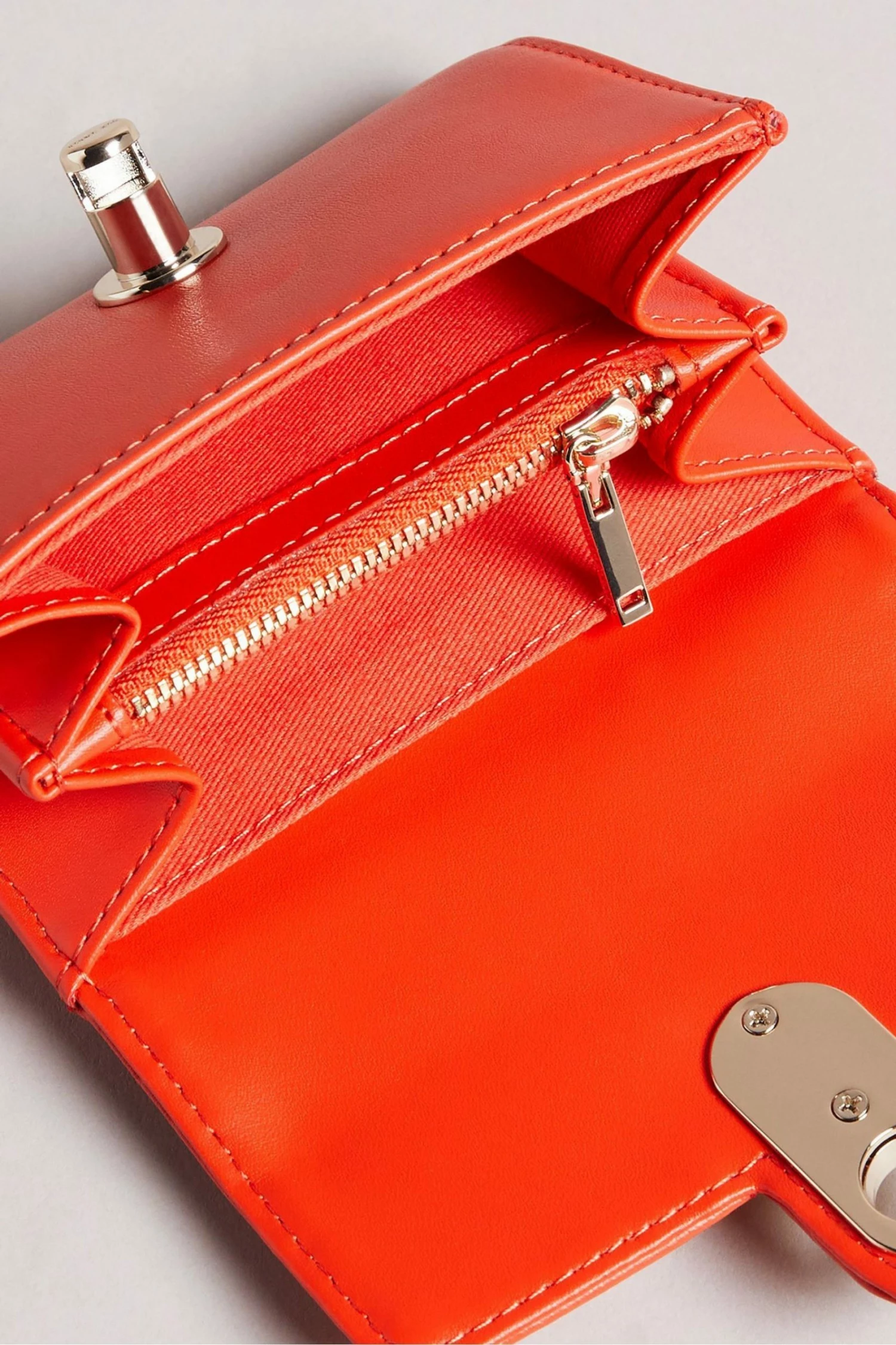 Ted Baker Small Red Twist Lock Fold Purse 6 Ted Baker Small Red Twist Lock Fold Purse - Image 4