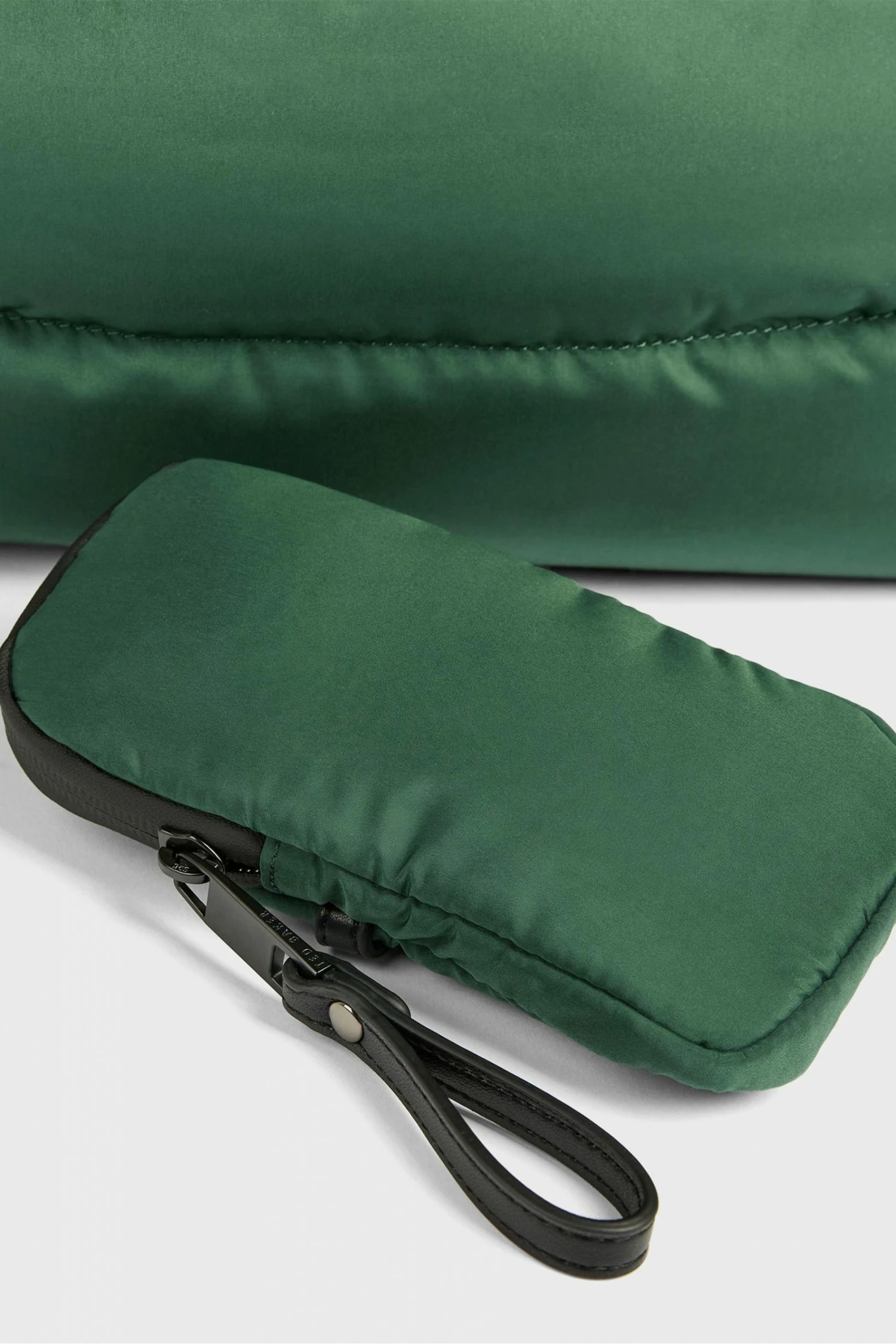 Ted Baker Quinsin Green Oversized Puffer Nylon Tote 5 Ted Baker Quinsin Green Oversized Puffer Nylon Tote - Image 3