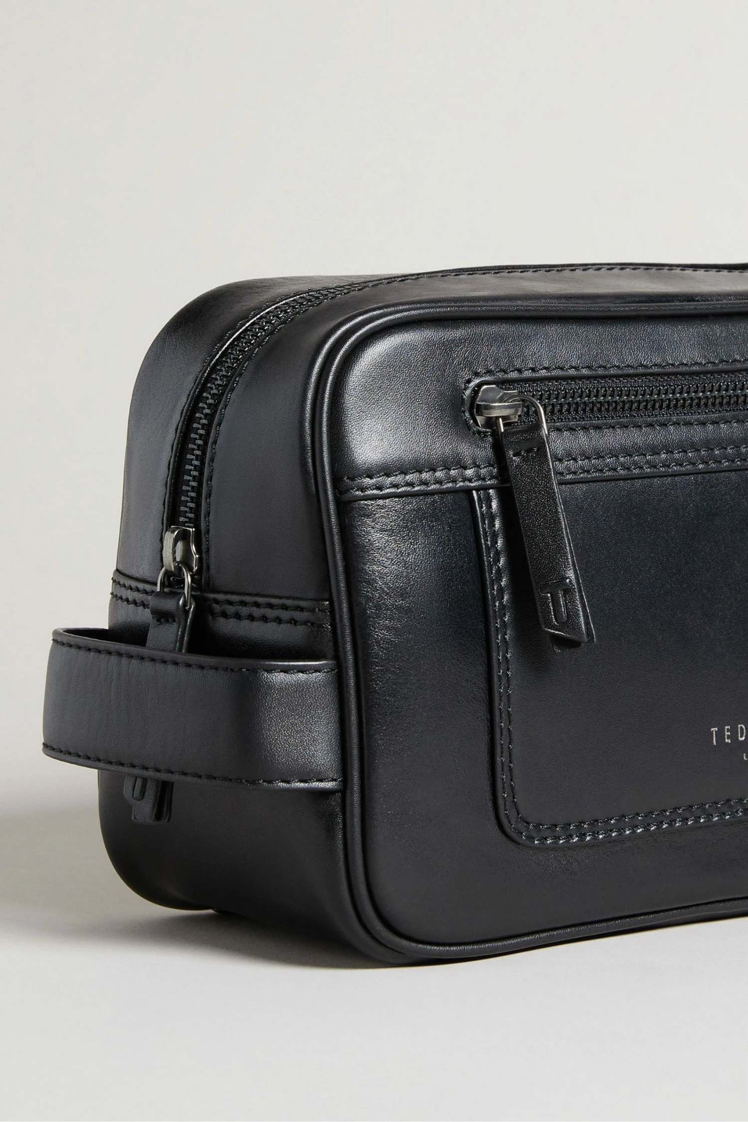 Ted Baker Dann Black Leather Washbag 5 Ted Baker Dann Black Leather Washbag - Image 3