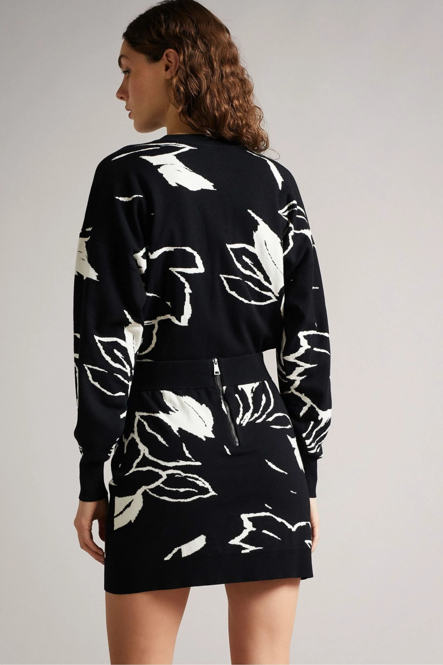 Ted Baker Rosiie Black Knitted Jacquard Skirt 5 Ted Baker Rosiie Black Knitted Jacquard Skirt - Image 3